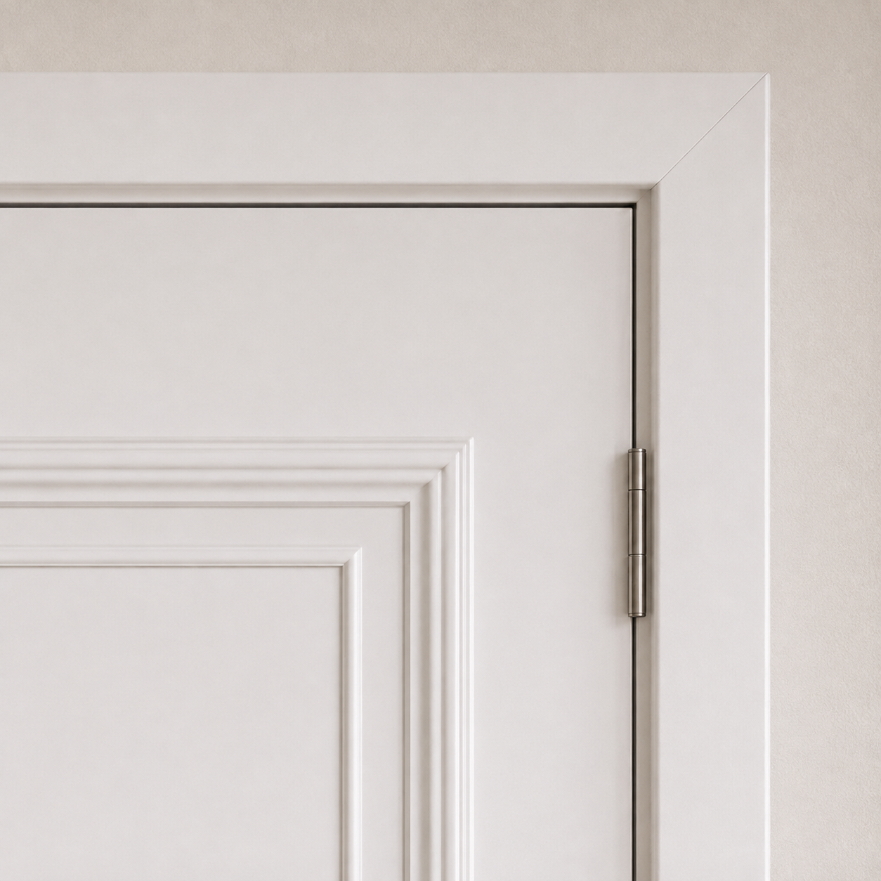 Detalhe de porta moldurada